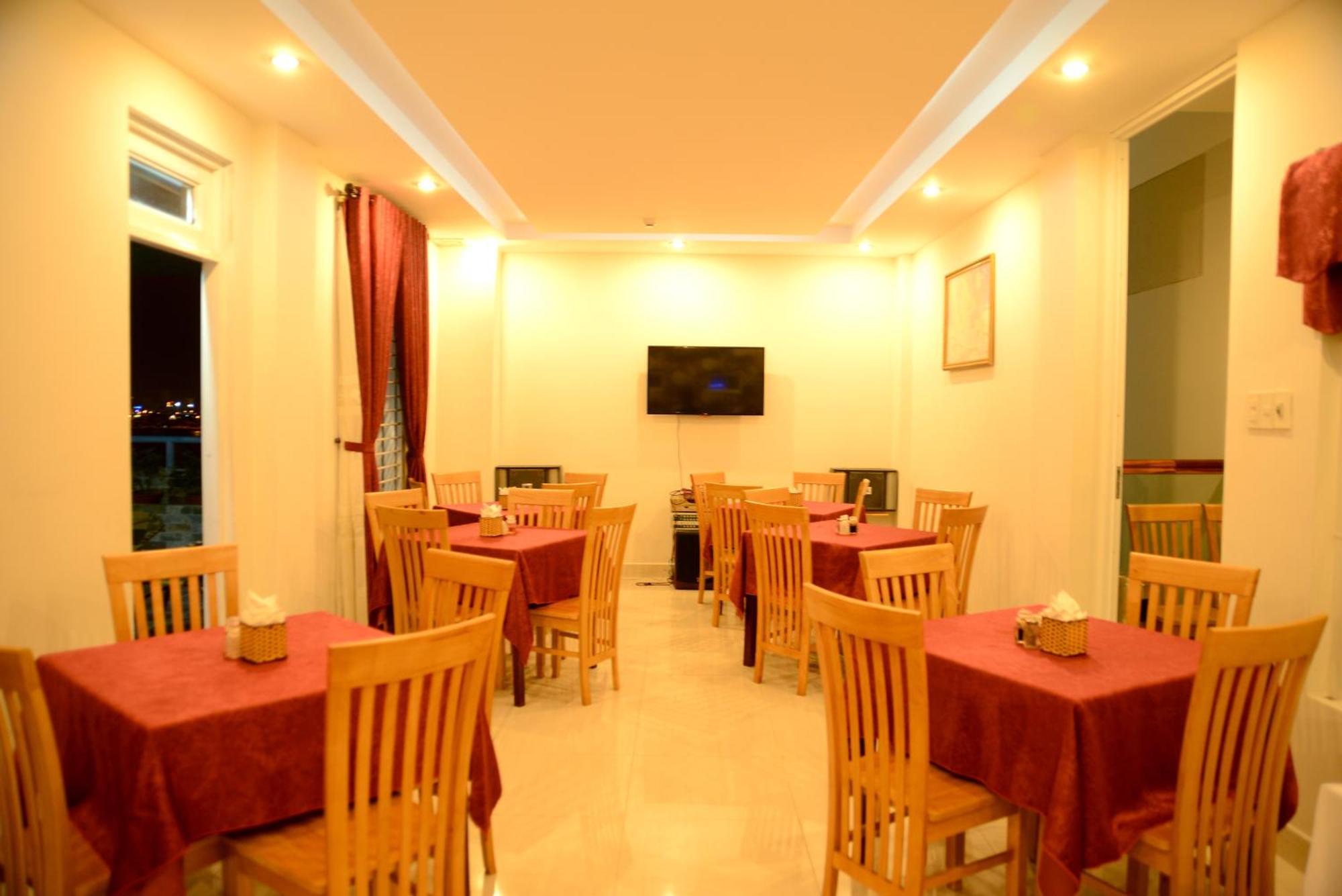 Red Diamond Khách sạn