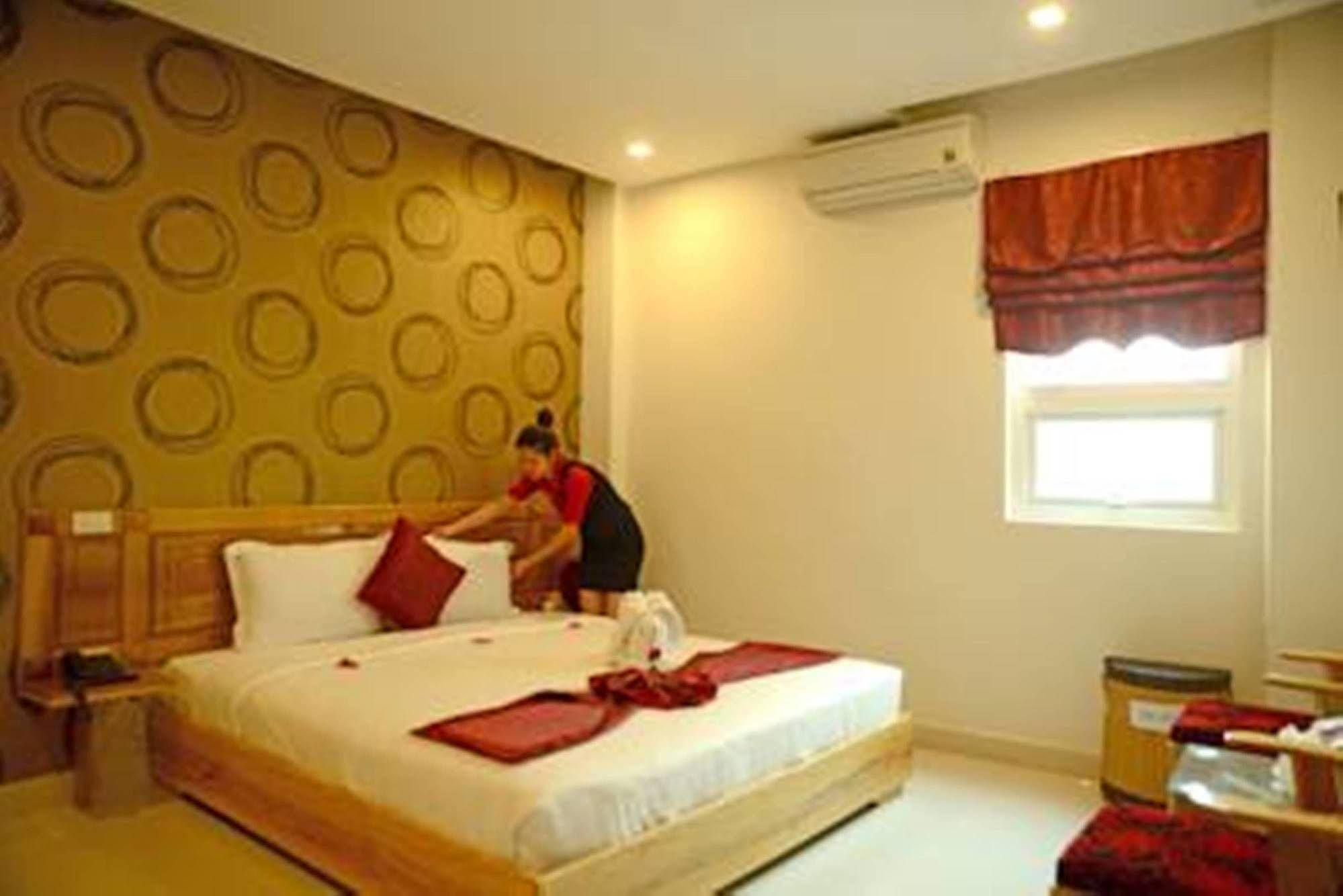 Khách sạn Red Diamond