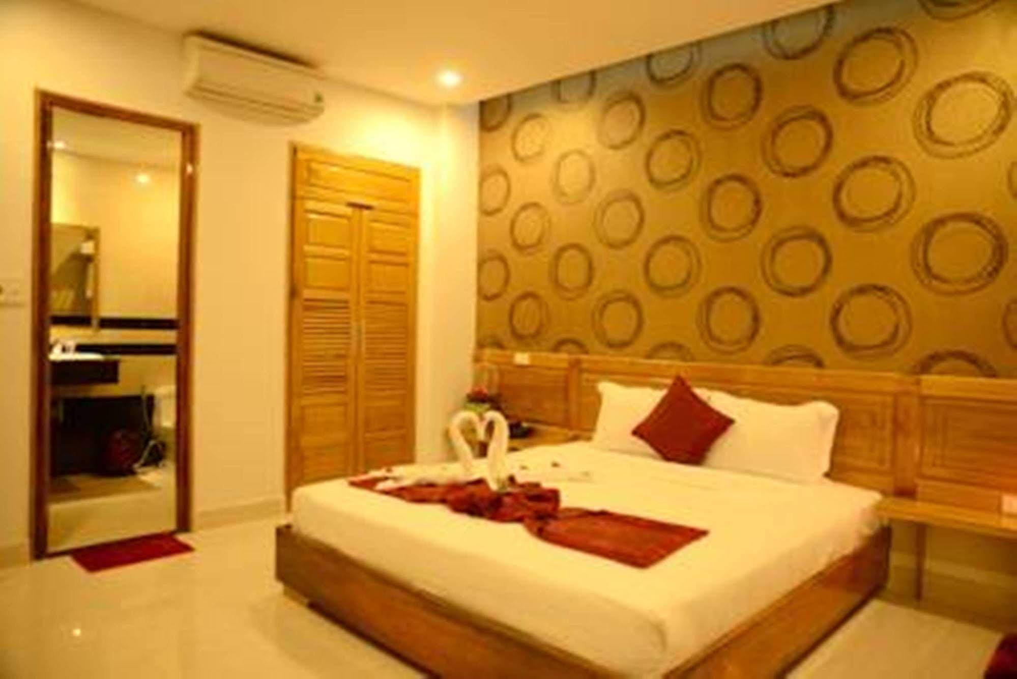 Red Diamond Khách sạn